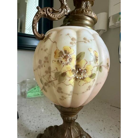 Wave Crest Mantle Ewer, Decorative Decanter, Unmarked, Circa 1900’s - Picture 2 of 10